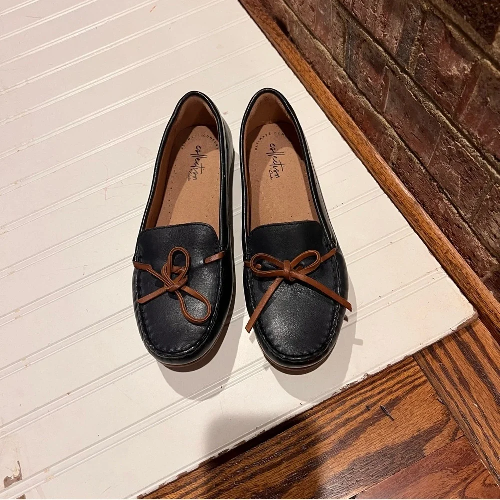 Clarks Collection Navy Leather Loafers Women’s 8.5M Driving Moccasins - Picture 2 of 11